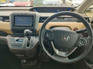 2018 Honda Freed II, синий, 1750000 рублей, вид 4