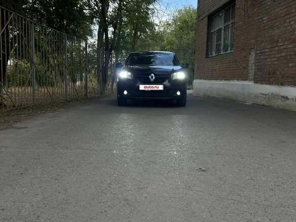 2015 Renault Logan II, чёрный, 680000 рублей - вид 2