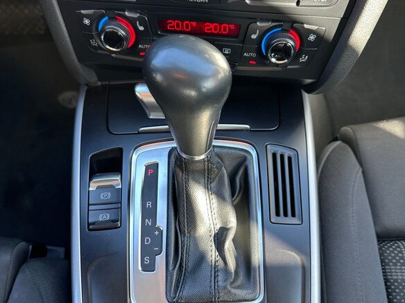 2010 Audi A4 IV (B8), белый, 1200000 рублей - вид 9