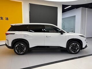 2026 Toyota bZ3X 58.3 kWh, белый, 4922618 рублей, вид 5