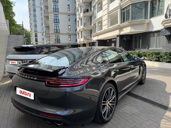 2020 Porsche Panamera 4 II, серый, 8450000 рублей - вид 4