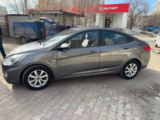 2011 Hyundai Solaris I, серый, 740000 рублей, вид 4