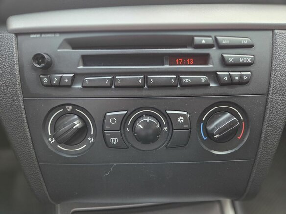 2009 BMW 1 серии 116i I (E81/E82/E87/E88) Рестайлинг, чёрный - вид 15