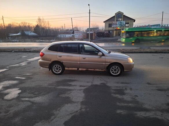 2005 Kia Rio II, бежевый, 150000 рублей - вид 1