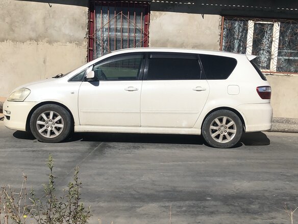 2004 Toyota Ipsum II (M20) Рестайлинг, белый, 900000 рублей - вид 3