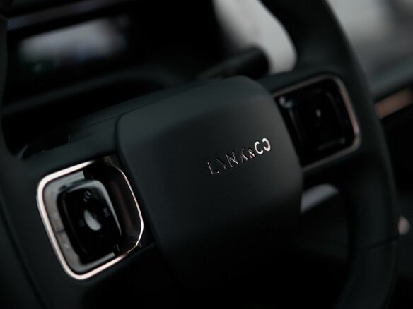 2026 Lynk & Co 900, чёрный - вид 32