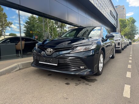 Toyota Camry VIII (XV70)