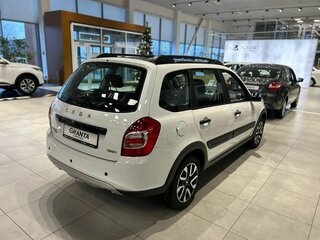 2026 Lada (ВАЗ) Granta Cross I Рестайлинг, белый, 1357290 рублей, вид 2