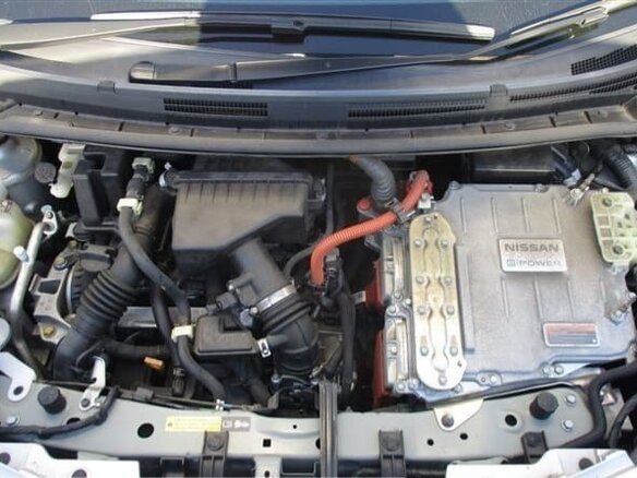 2020 Nissan Note e-Power II Рестайлинг, серебристый, 1465000 рублей - вид 12