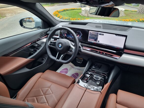2025 BMW 5 серии 530i xDrive VIII (G60/G61/G68), серый, 8850000 рублей - вид 26