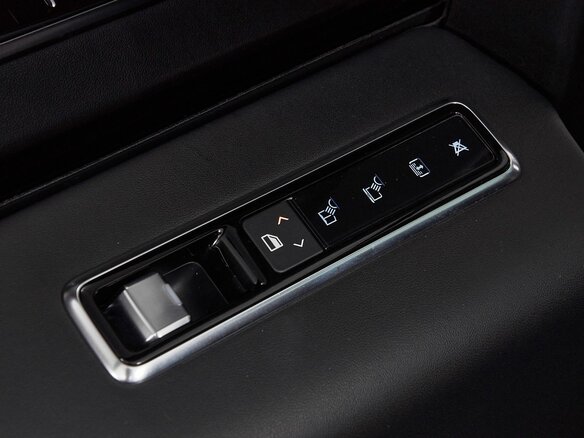 2018 Land Rover Range Rover IV Рестайлинг, белый, 8999000 рублей - вид 12