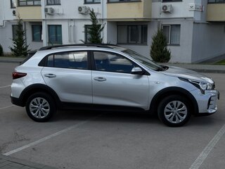 2021 Kia Rio X IV Рестайлинг, серый, 1590000 рублей, вид 4