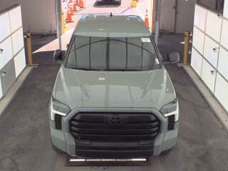 2024 Toyota Tundra CrewMax III, серый, 6955000 рублей, вид 2
