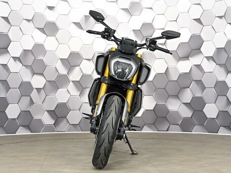 2019 Ducati Diavel 1260 S, серый, 1669000 рублей, вид 3