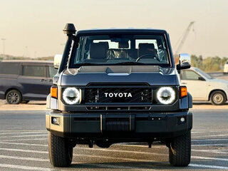 2026 Toyota Land Cruiser 76 70 Series Рестайлинг 2, серый, 11999999 рублей, вид 2