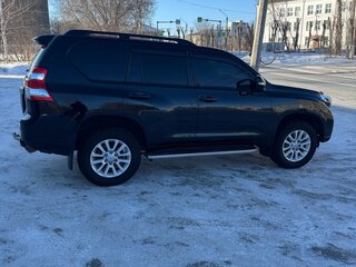 2015 Toyota Land Cruiser Prado 6-speed 150 Series Рестайлинг 1, чёрный, 3850000 рублей, вид 5