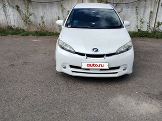 2010 Toyota Wish II, белый, 1150000 рублей, вид 2