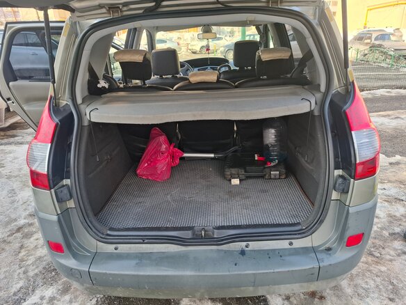 2007 Renault Scenic II Рестайлинг, серый, 400000 рублей - вид 9