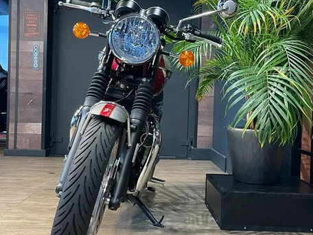 2025 Triumph Bonneville T120, красный, 1850000 рублей, вид 3