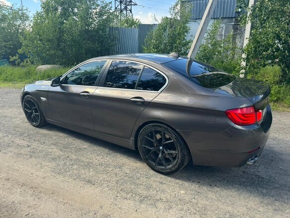 2011 BMW 5 серии 530d xDrive VI (F10/F11/F07), коричневый, 2100000 рублей - вид 11