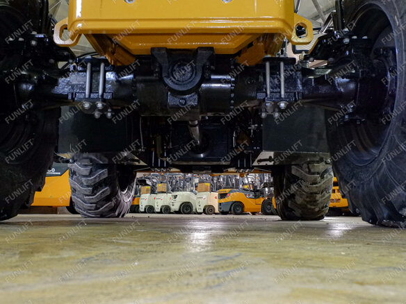 2025 Hyper H695F, золотистый, 6670000 рублей - вид 32