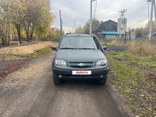 2018 Chevrolet Niva I Рестайлинг, зелёный, 700000 рублей, вид 2