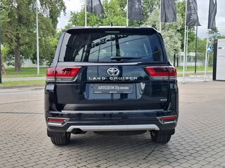 2026 Toyota Land Cruiser 300 Series, чёрный, 15750000 рублей, вид 4