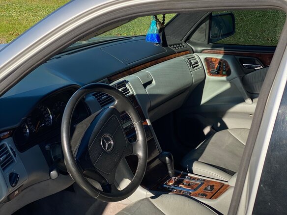 1997 Mercedes-Benz E-Класс 300 II (W210, S210), серебристый - вид 6