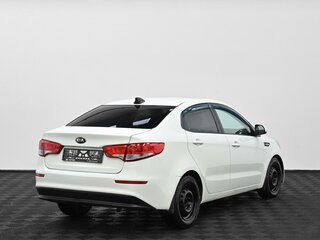 2017 Kia Rio III Рестайлинг, белый, 805000 рублей, вид 4