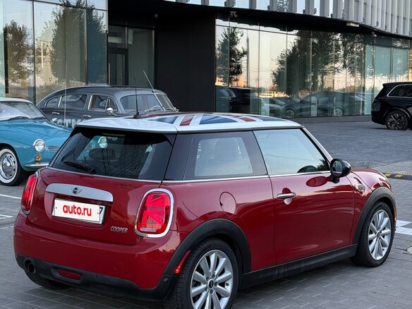 2015 Mini Hatch Cooper III (F55/F56), красный, 1260000 рублей - вид 4