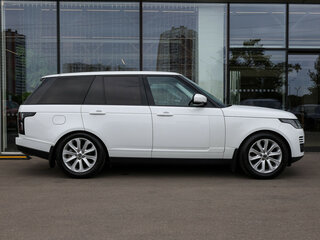 2018 Land Rover Range Rover IV Рестайлинг, белый, 4549000 рублей, вид 4