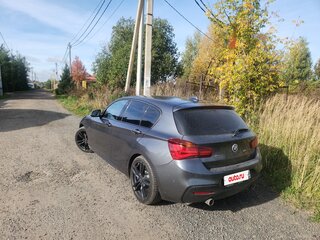 2019 BMW 1 серии M140i xDrive II (F20/F21) Рестайлинг 2, серый, 4350000 рублей, вид 3