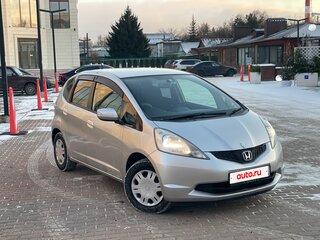 2010 Honda Fit II, серебристый, 810000 рублей, вид 3