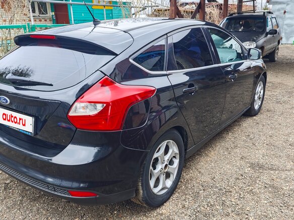 2011 Ford Focus III, чёрный - вид 3