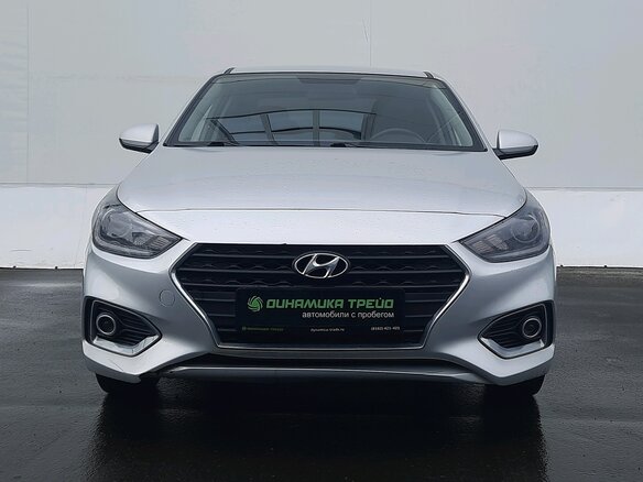 2018 Hyundai Solaris II, серебристый, 1200000 рублей - вид 1