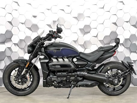 2025 Triumph Rocket 3, синий, 2999000 рублей, вид 4