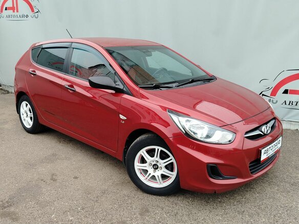 2013 Hyundai Solaris I, красный, 699000 рублей