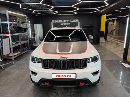 2017 Jeep Grand Cherokee IV (WK2) Рестайлинг, белый, 3690000 рублей, вид 4