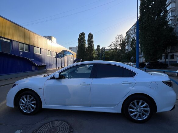 2012 Mazda 6 II (GH) Рестайлинг, белый, 1240000 рублей - вид 4