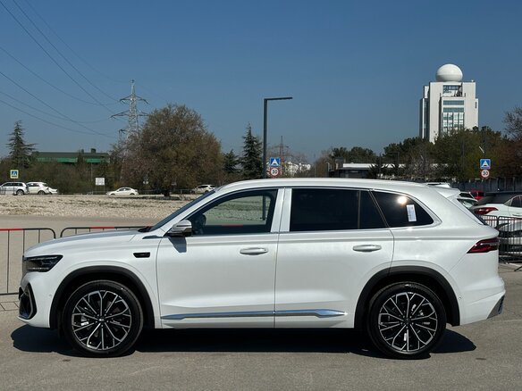 2026 Geely Monjaro (Xingyue L) I Рестайлинг 2 (China Market), белый, 4697000 рублей - вид 15