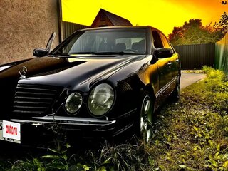 2001 Mercedes-Benz E-Класс 430 II (W210, S210) Рестайлинг, чёрный, 400000 рублей, вид 1