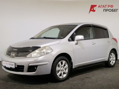 Nissan Tiida I