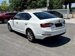 2018 Skoda Octavia III (A7) Рестайлинг, белый, 913069 рублей, вид 4