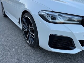 2021 BMW 5 серии 520i VII (G30/G31/G38) Рестайлинг, белый, 3000000 рублей, вид 4
