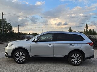2021 Mitsubishi Outlander III Рестайлинг 3, серый, 2490000 рублей, вид 3