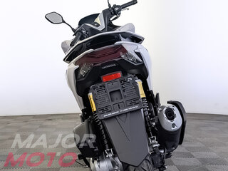 2026 Honda PCX 160, белый, 499900 рублей, вид 3