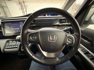 2016 Honda Stepwgn Spada V, белый, 1850000 рублей, вид 1