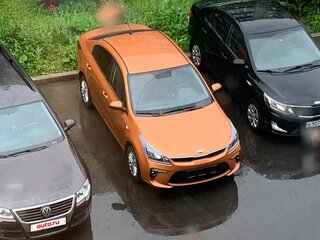 2020 Kia Rio IV, оранжевый, 1580000 рублей, вид 1