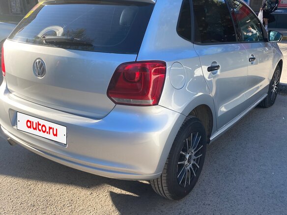 2010 Volkswagen Polo V, серебристый, 675000 рублей - вид 5