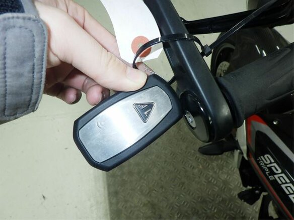 2021 Triumph Speed Triple, чёрный, 1200000 рублей - вид 14